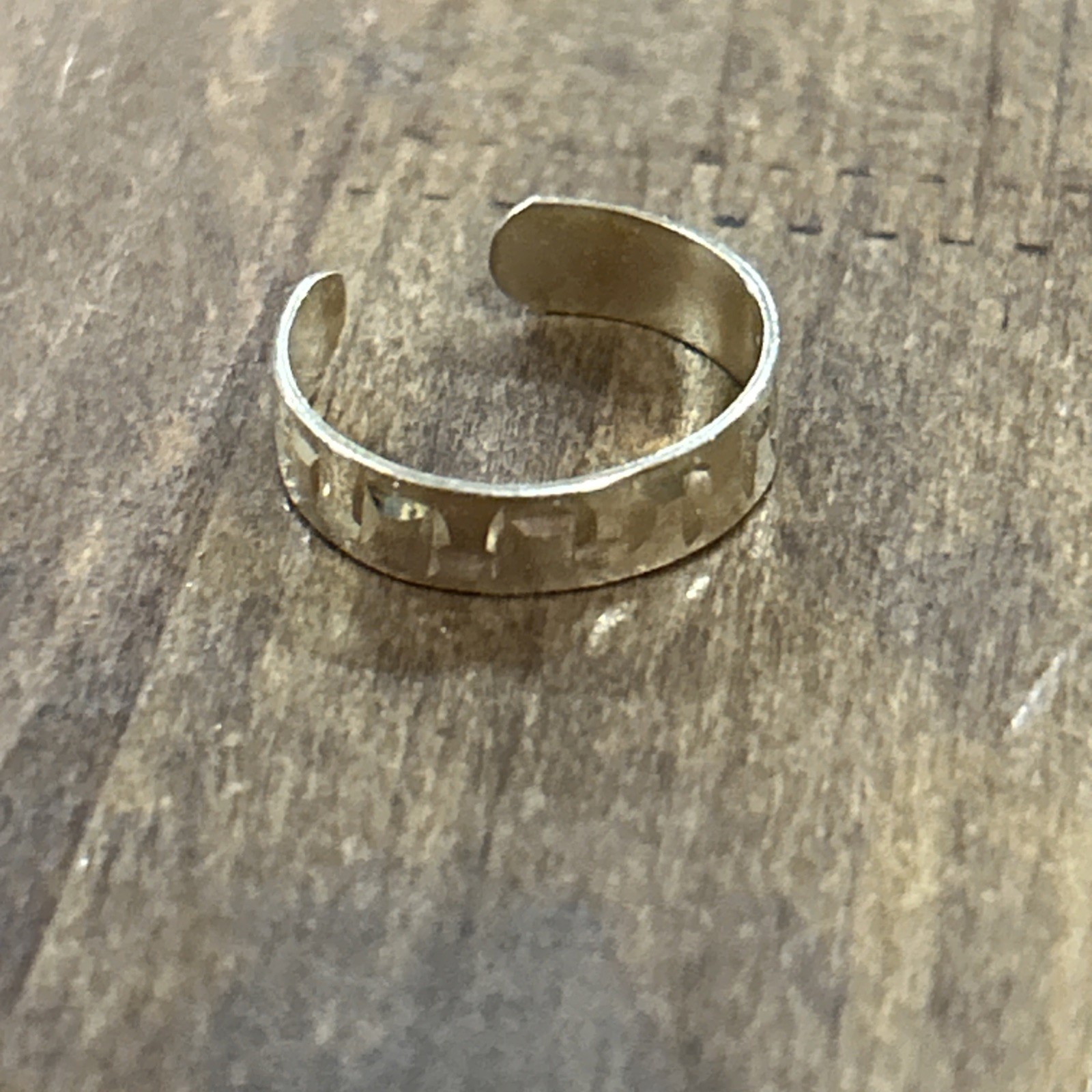 14k Gold Square Zig Zag Pattern Ring/ Toe Ring Sz… - image 1