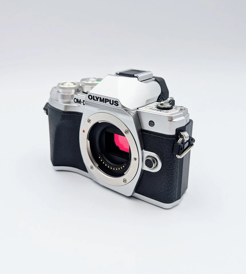 Olympus OM-D E-M 10 Mark lll 4K Mirrorless Digital Camera - Silver 613 Shots #01 - Image 3 of 4