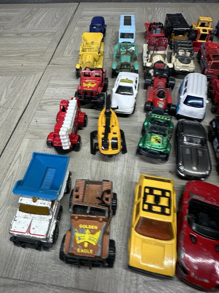 Lote De Colección De 30 Coches De Juguete Matchbox Años 80 Años 90 Años 2000 Foto 3 de 4