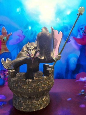 Walt Disney ''Maleficent Mistress Of All Evil Villians'' Figure WDCC LE, No Box