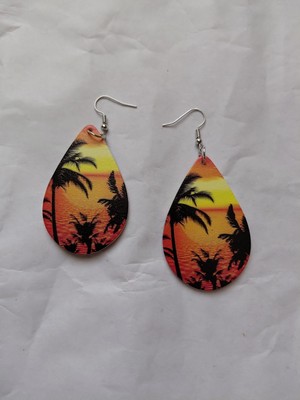 Island Effect Dangling Earrings.  A Holiday Feel Of An Island Paradise