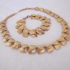 Elegant Vintage Gold Link Necklace & Bracelet Set Vine Motif Links!