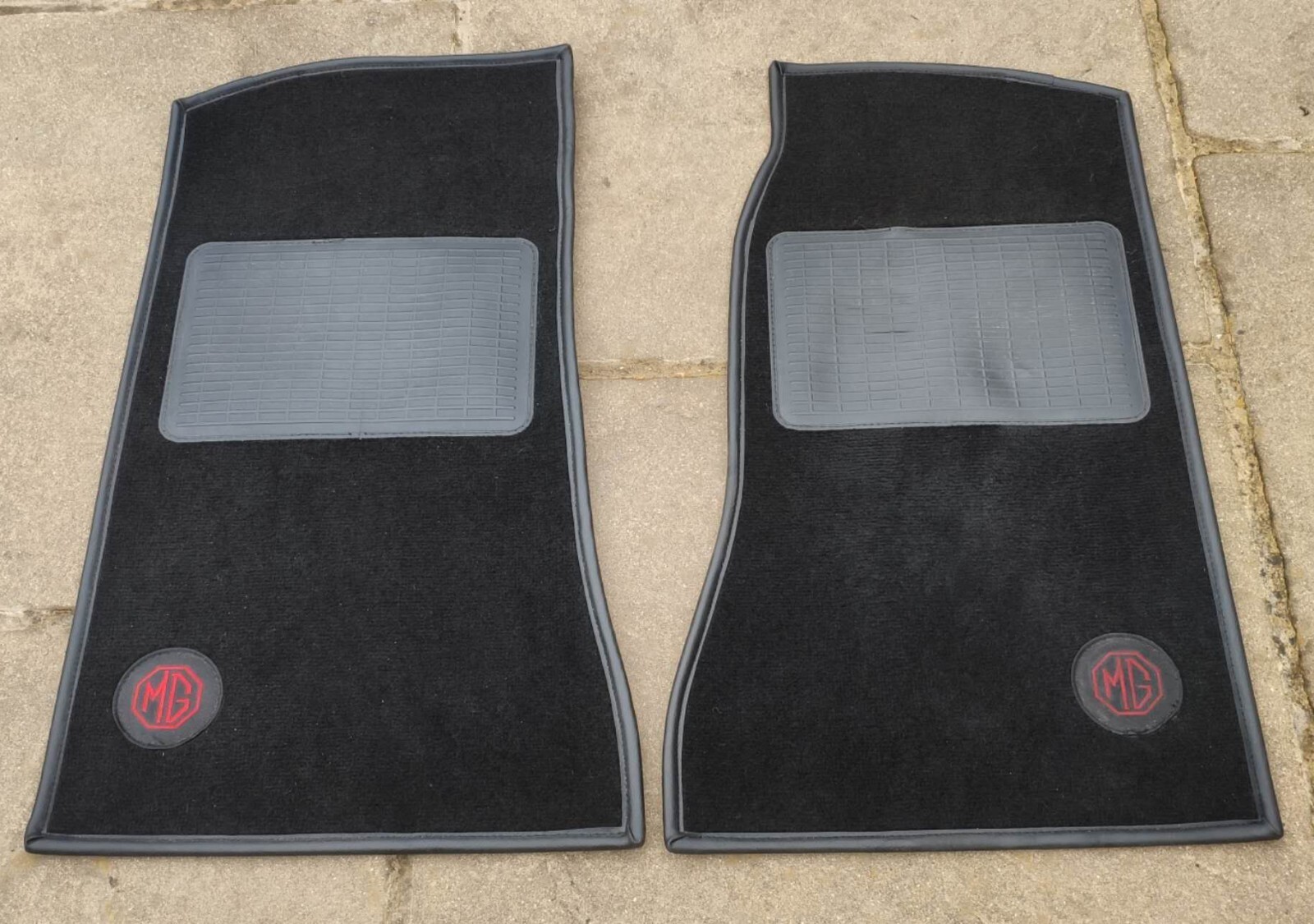 A pair of black MGB / MGB GT floor carpet mats with MG logo eBay