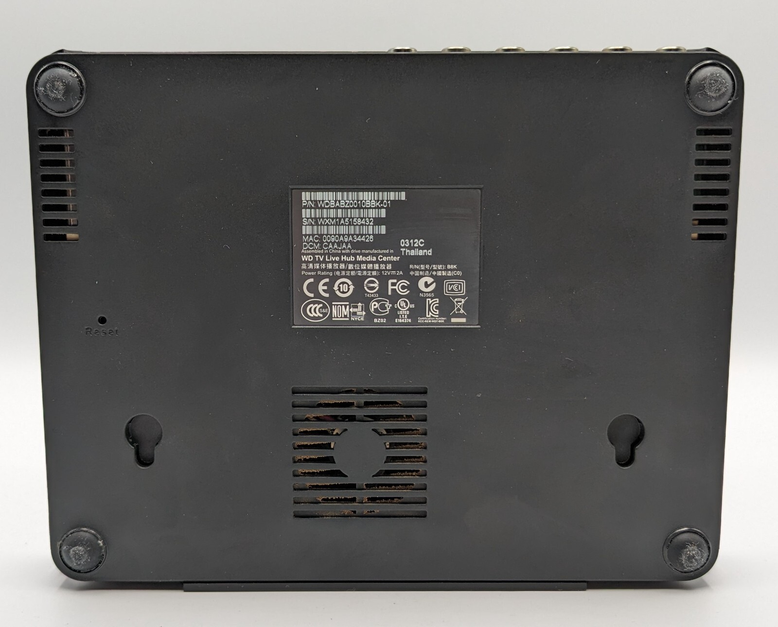 Western Digital WD TV Live Hub Media Center WDBABZ0010BBK01 with