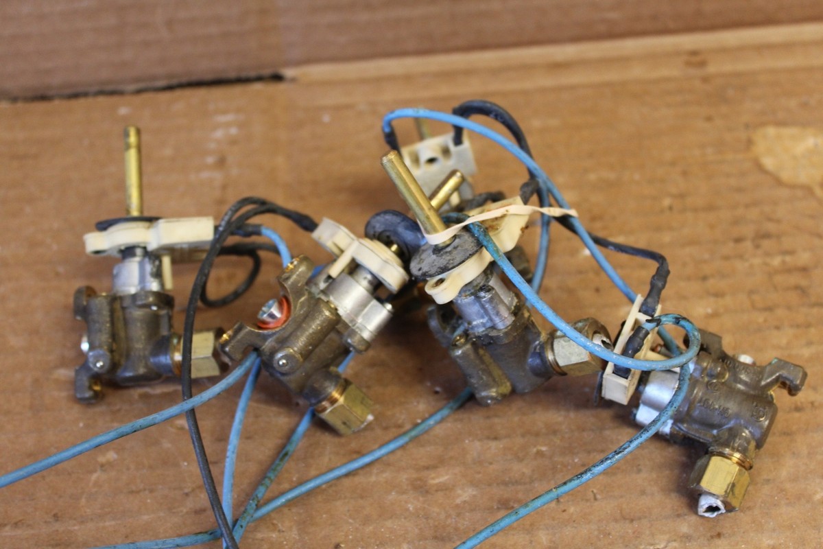 Whirlpool Cooktop Burner Valve Set Ass. Part # 8190915 8190914 