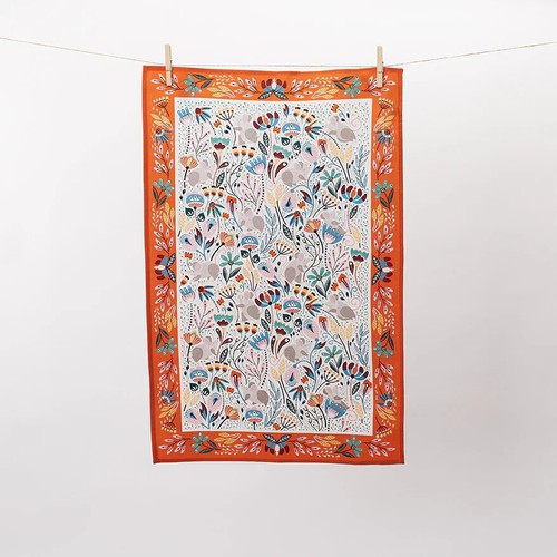Toalla de té Ulster Weavers ratones de campo y flores 100 % algodón diseño otoñal - Imagen 2 de 3