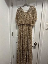 Mac Duggal Gold Mesh Beaded Sequin V-Neck Short Sleeve Maxi Dress 10
