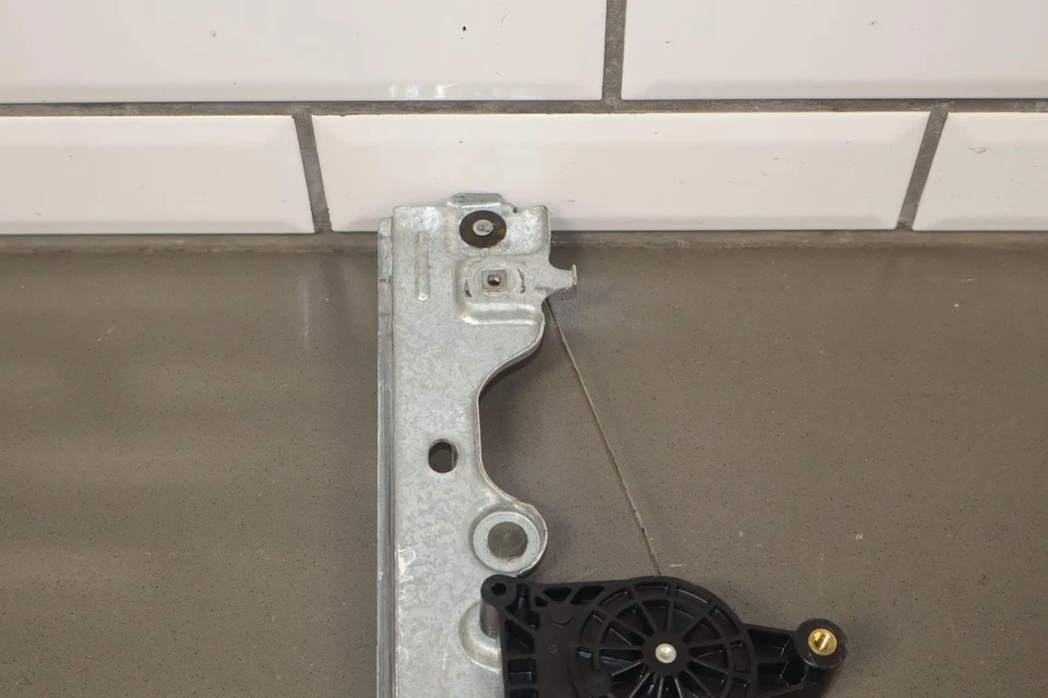 99-02 雪佛兰 GMC GMT800 乘客右前电源窗调节器/电机 — 第 2/4 张图片