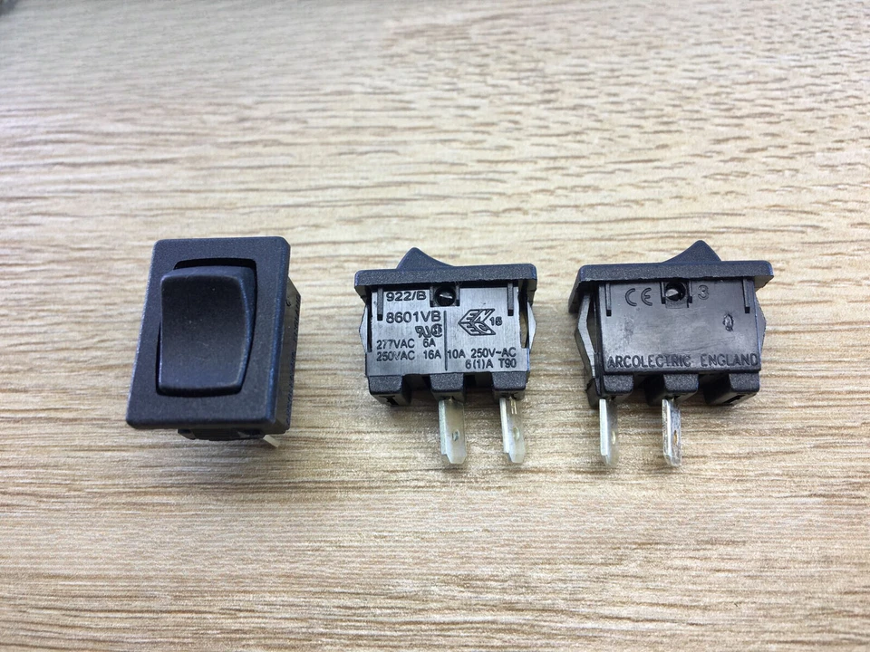 Interruptor momentáneo basculante arcoeléctrico 8601VB 10A 2 posiciones CANTIDAD: 2 PIEZAS Foto 3 de 4