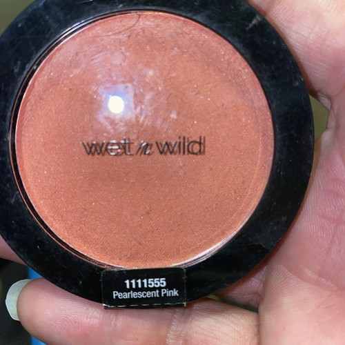 ColorIcon, Blush, 111555 Pearlescent Pink, 0.21 oz (6 g) - Picture 2 of 3