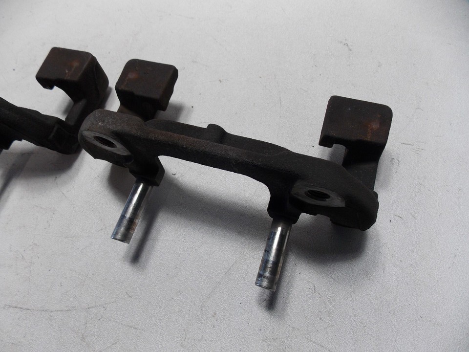 BMW E46 Brake Caliper Brackets Left Right Front OEM 0106 325i 325ic