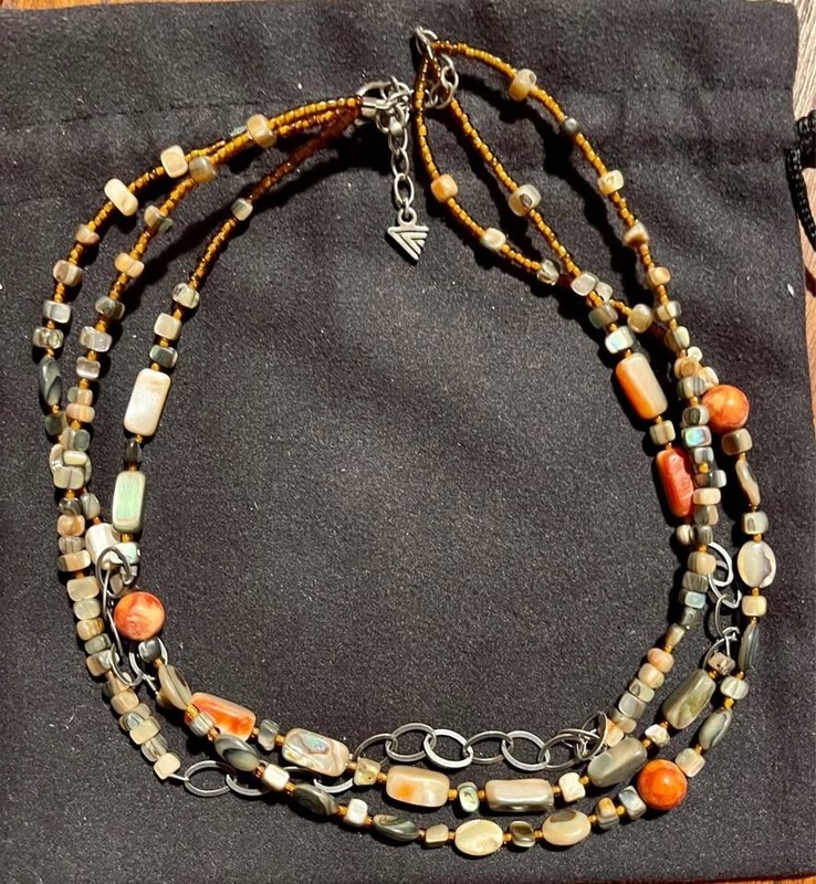 Beaded necklace with mixed stones and metal chain
