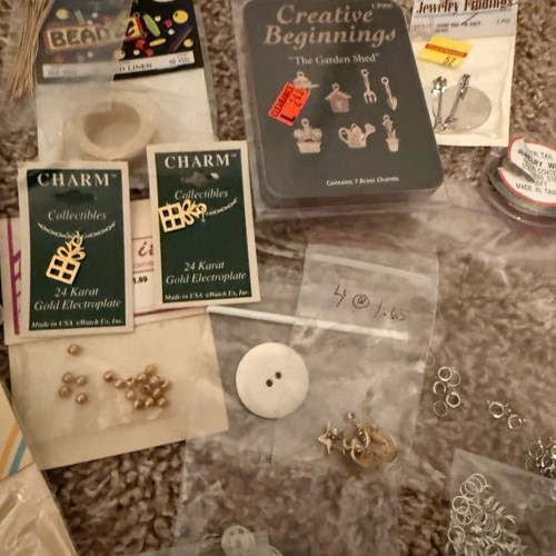 Lote de suministros para hacer joyas | Cierres, alfileres, cuentas, bandas, dijes Artes y manualidades - Imagen 3 de 9
