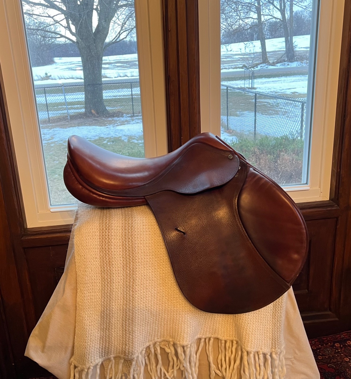 Barnsby English Saddle 17.5 " inch Jump Jumping close contact puffy knee England