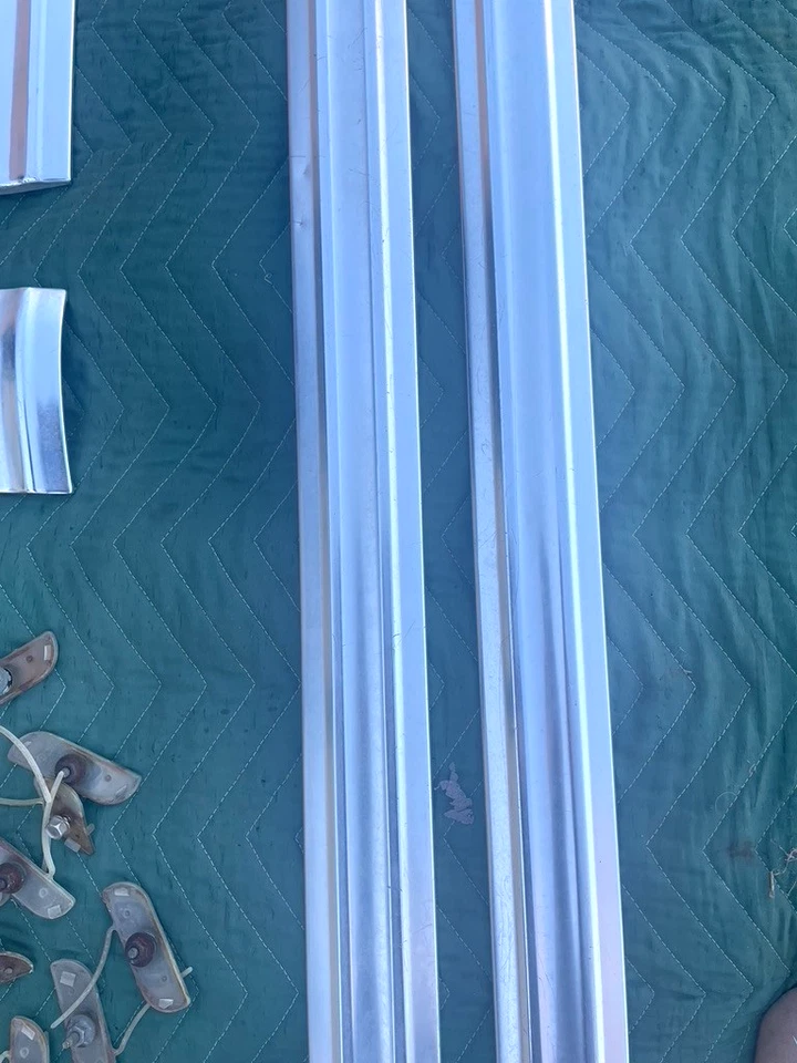 Ford Truck 1966 juego de molduras carrocería superior platón corto molduras laterales serie F en muy buena condición OEM Foto 3 de 4