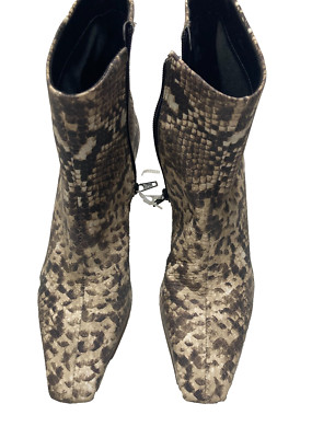 NEW-Gianni Bini women's bootie size 8.5 snake print