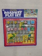 Vintage 1994 Chadwick Roadway play set Toy with 26 pieces