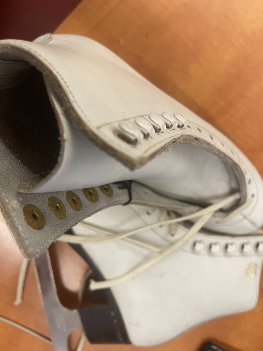 patins à glace BLANC marque ALVIERA semelle cuir
