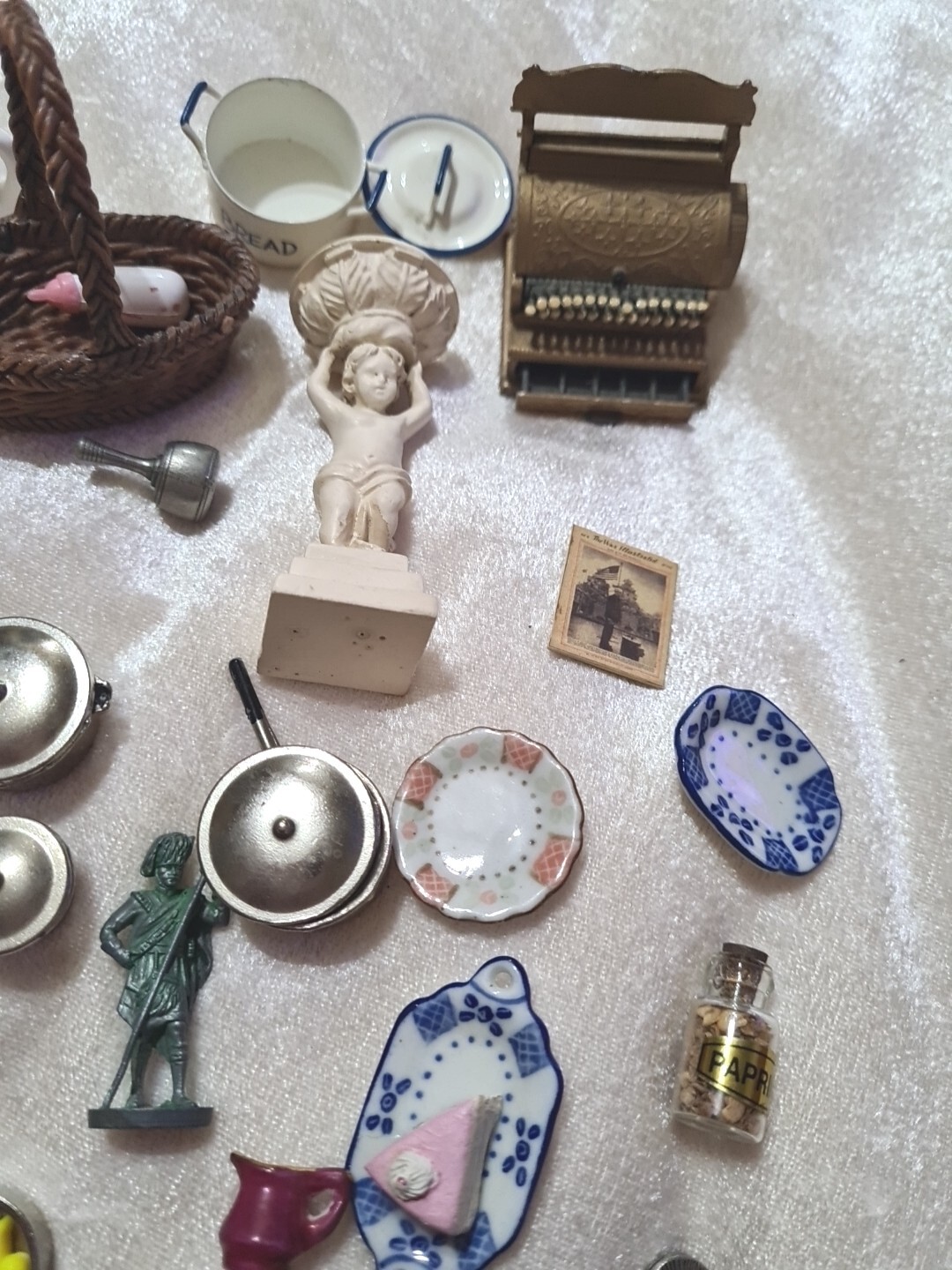 Quality vintage dolls house miniatures Metal Saucepans. Ect Lot No2 eBay