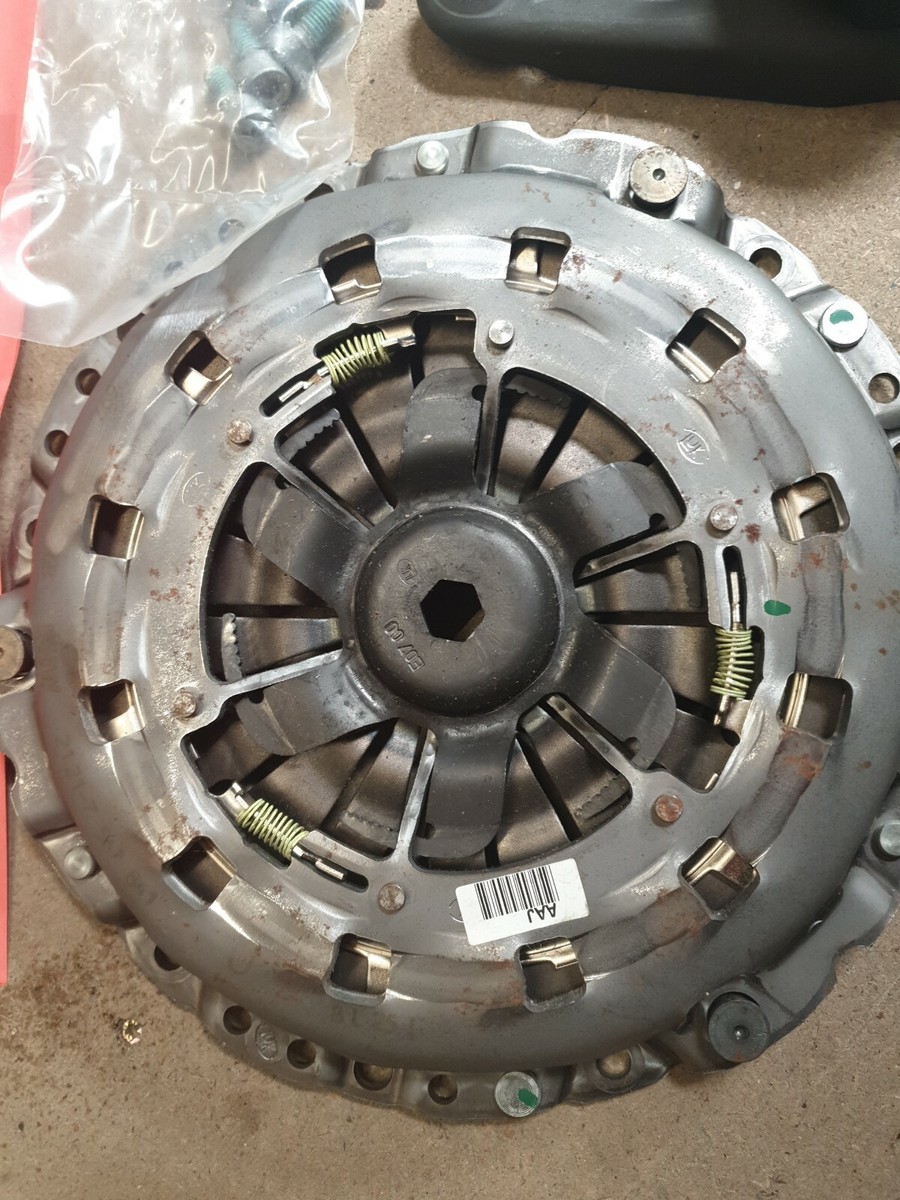 BMW Clutch Kit Fly Wheel Brand New Genuine 21217567842 21517564026 