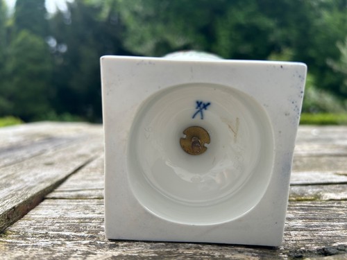 Meissen Amphorenvase weiss/kobaltblau mit Blumen - Zdjęcie 5 z 6
