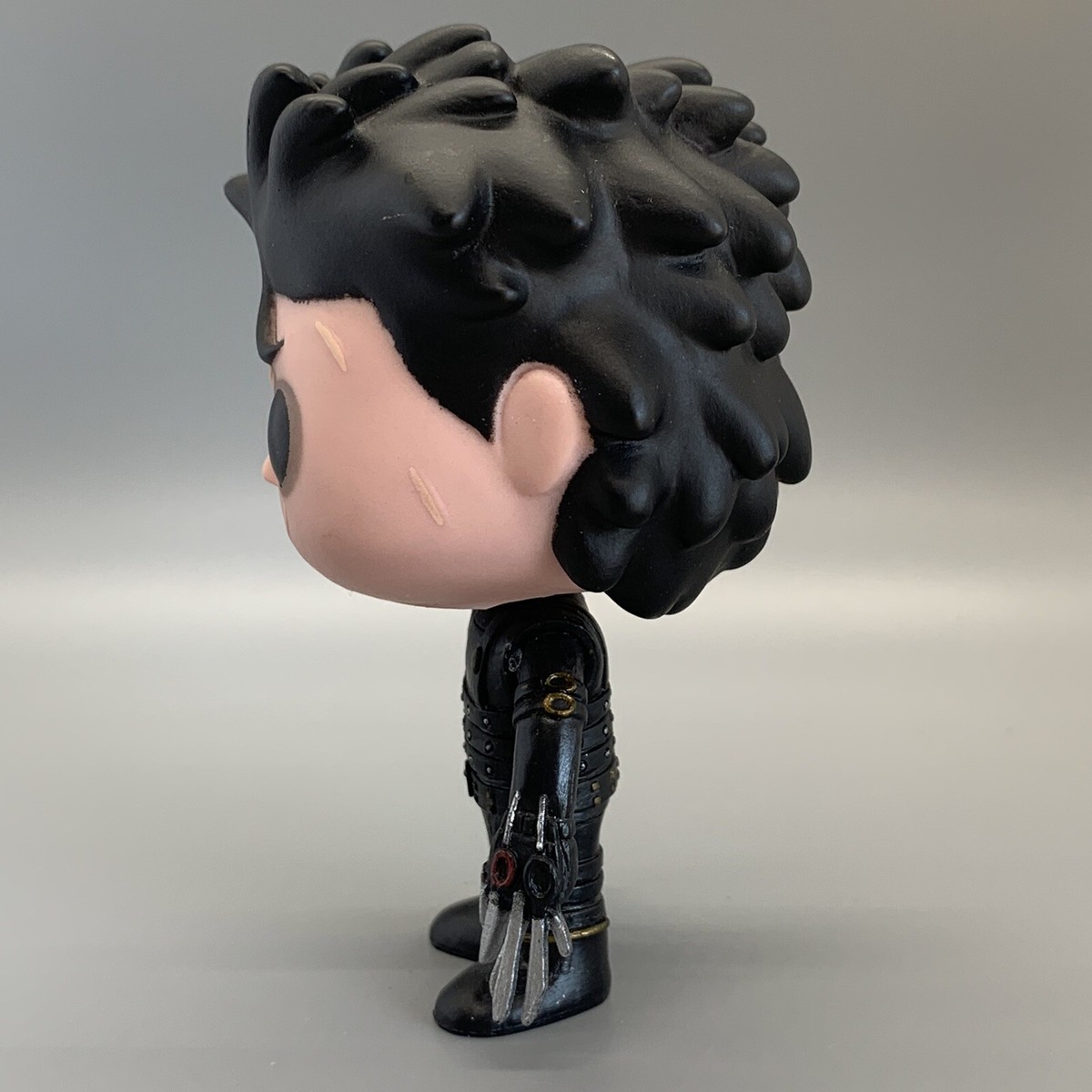 FunkoPOP!17シザーハンズエドワードフィギュアSCISSORHANDS Amazon.com: Funko Pop! Movies: Edward Scissorhands - Edward
