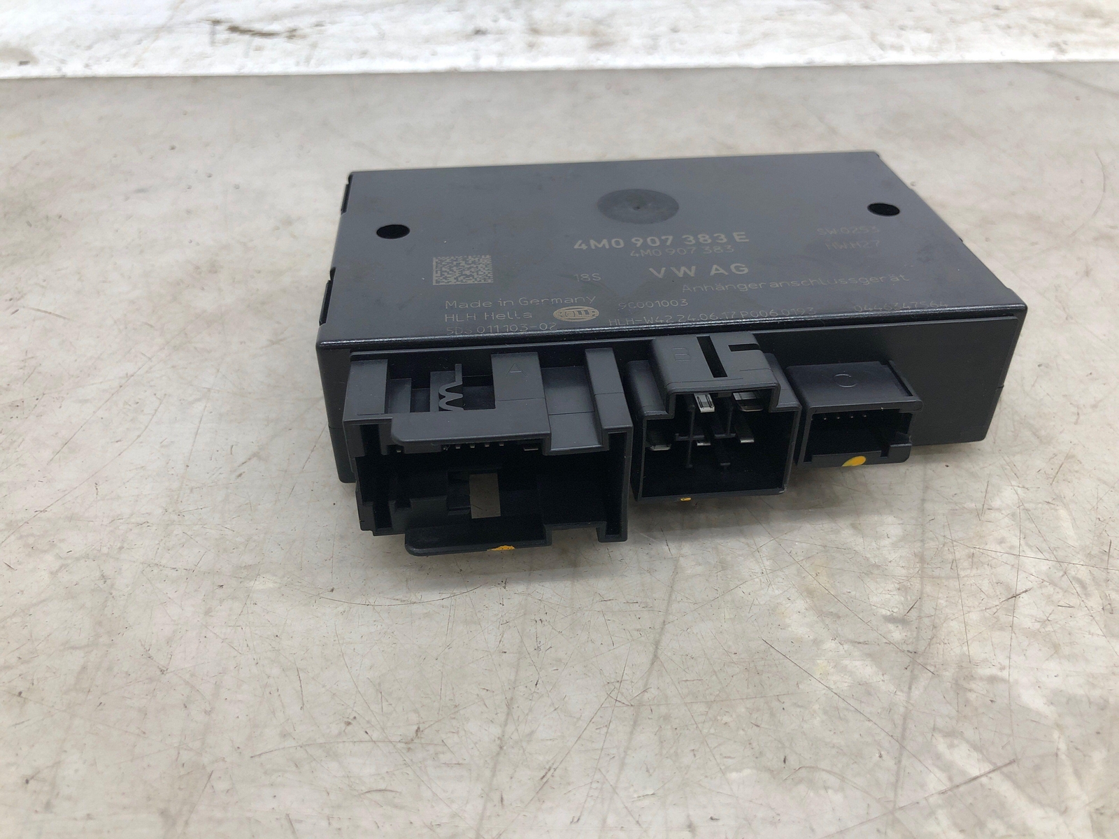2014-2020 BENTLEY BENTATGA OEM TRAILER DETECTION CONTROL MODULE UNIT 4M0907383