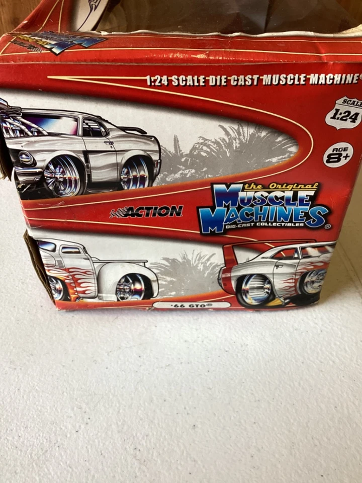 Muscle Machines 1966 '66 Pontiac GTO 1:24 Scale Diecast Car New, Box Damaged - Image 4 of 4
