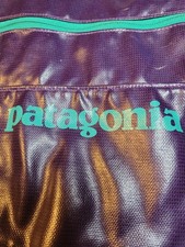 R33 Patagonia Borsa Messenger Foro Nero Viola/Teal 21 x 12,5" x 5" modellino 2013