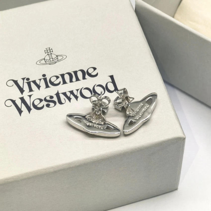 Aretes Vivienne Westwood usados Pierce Orb estrás pavé sin caja Foto 4 de 4