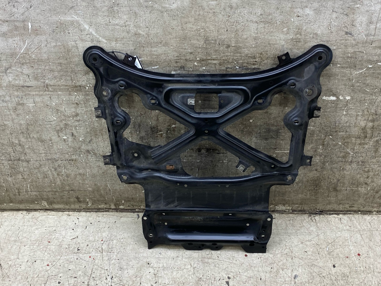 2015-2020 BENTLEY BENTAYGA OEM FRONT SUBFRAME STRUT BRACE CARRIER