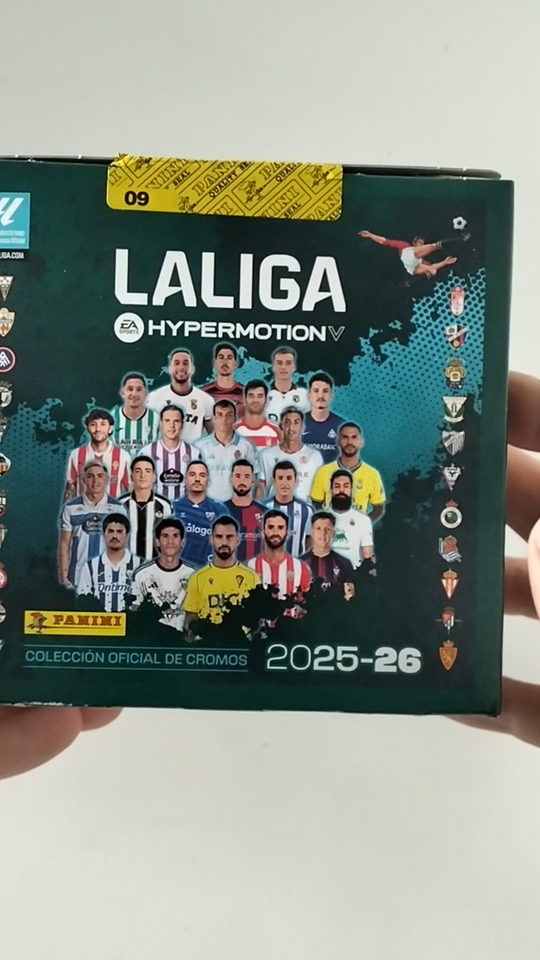 Liga HYPERMOTION 2025-2026 Panini – Caja Con 50 Sobres De Cromos Para Coleccionistas