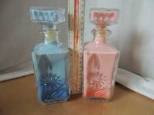 * LARGE GLASS DECANTERS 2 x BEAUTIFUL PINK, BLUE BATH SALTS display