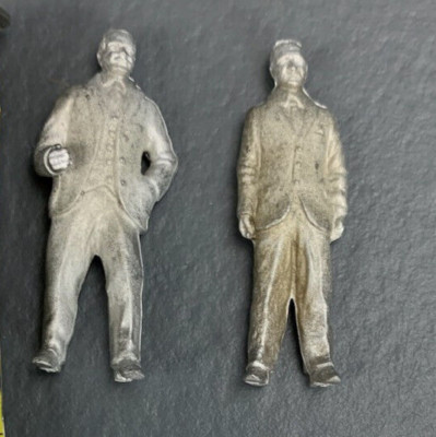 2X O Scale Omen Businessmen Figures Un-Painted O2056 LZ