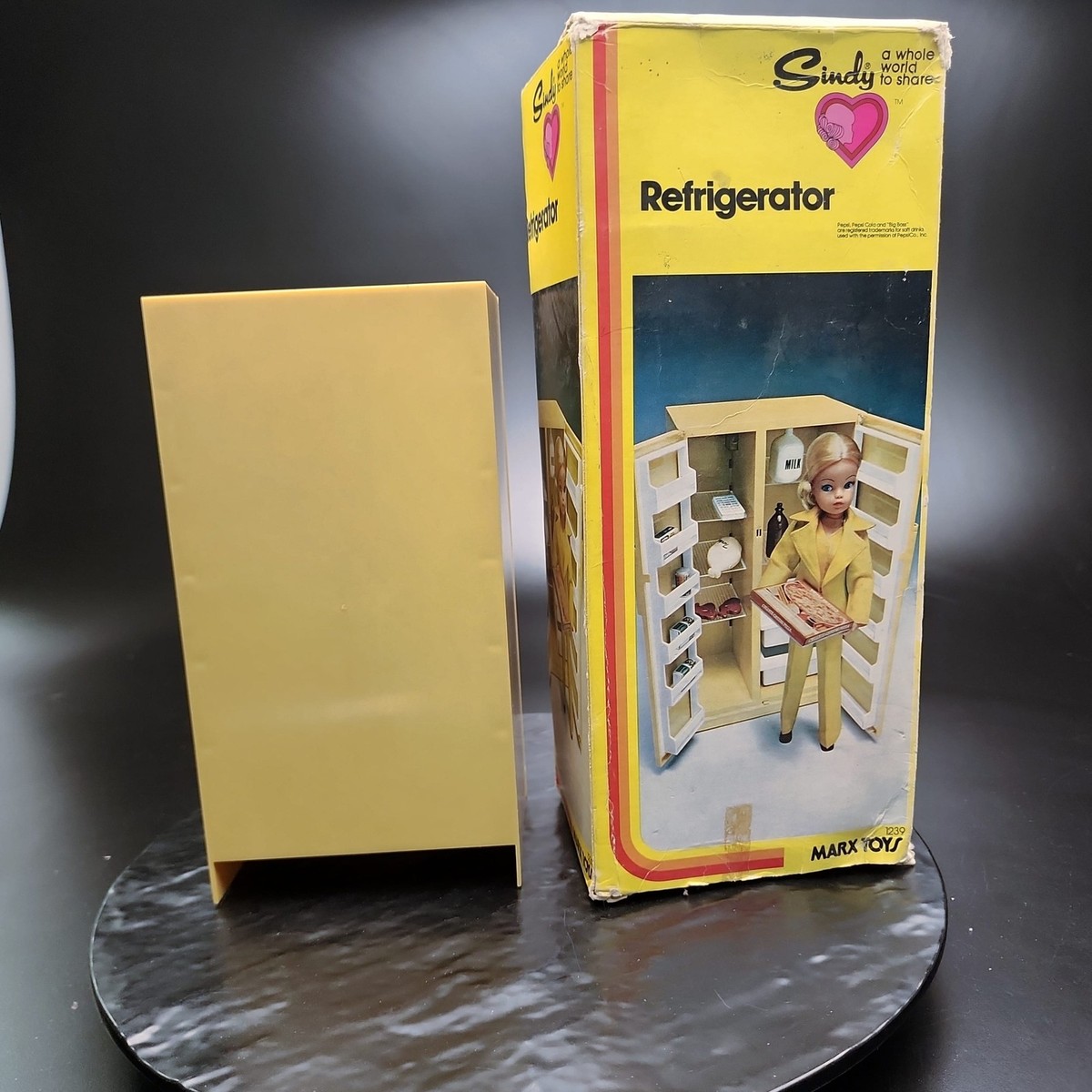 Marx Sindy Refrigerator 1978 1239 Vintage Kitchen Doll Furniture