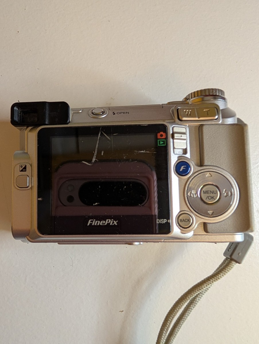 Fujifilm Finepix E Series E510 5.2MP Digital Camera - Silver for