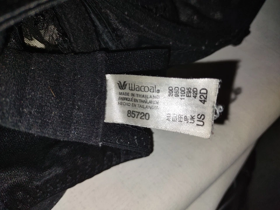 Sujetador de encaje transparente sin relleno Wacoal, negro, talla 42D Foto 4 de 4