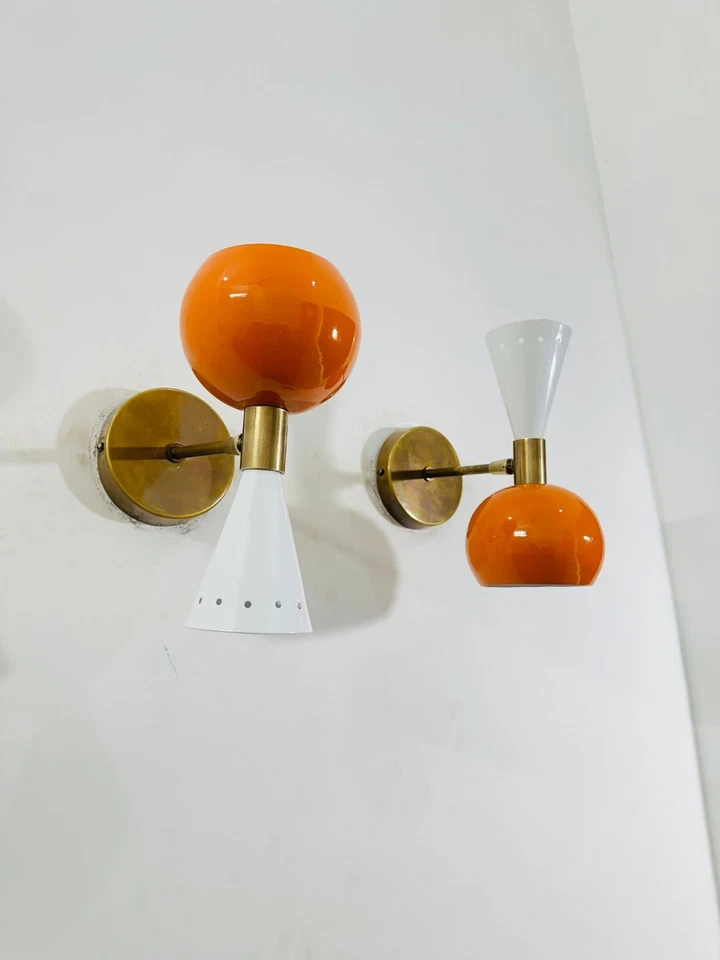 Aplique de pared italiano de latón de mediados de siglo: Diabolo luz de doble tono regalo de Navidad Foto 2 de 4