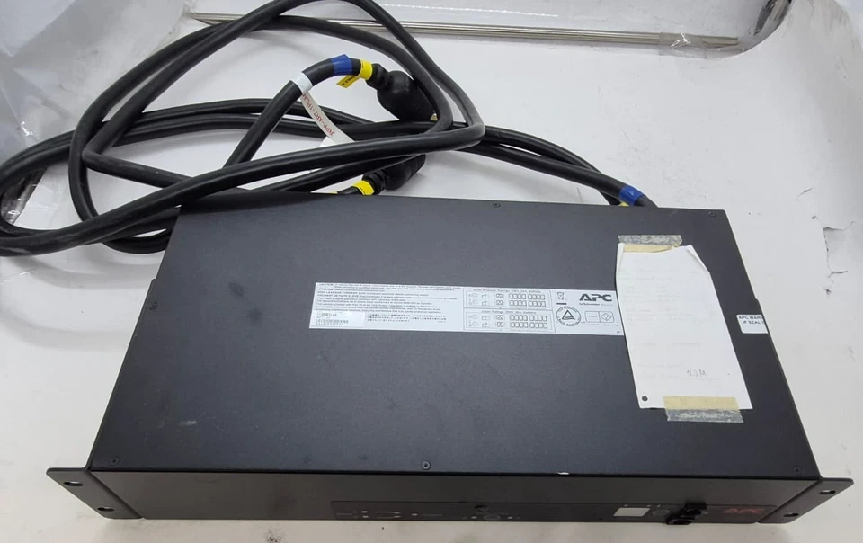 APC Automatic Transfer Switch AP7732 Rack PDU 208V 30A Remote Monitoring - Image 2 of 4