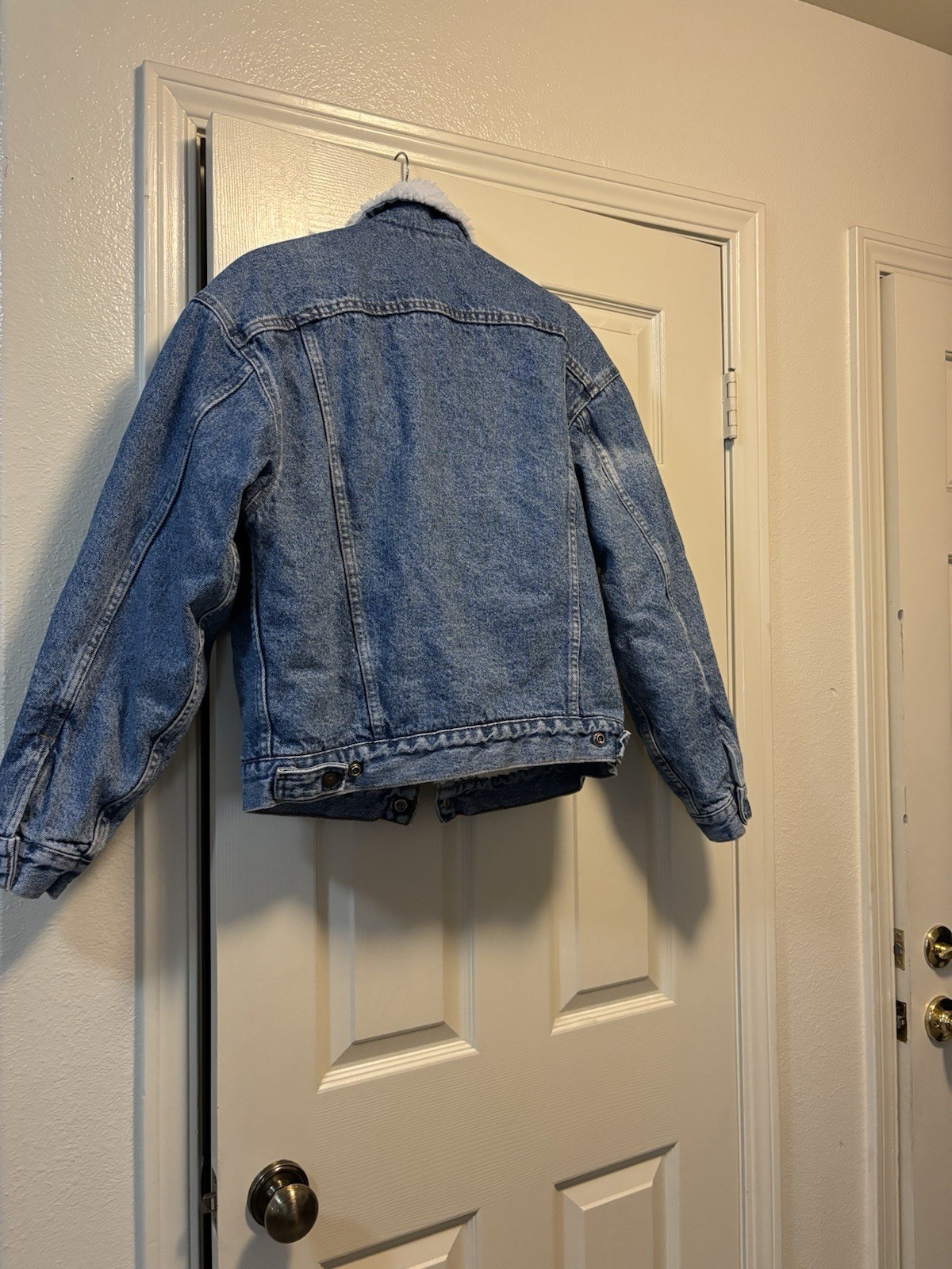 Levi’s Authentic Jacket Small Blue Denim Trucker … - image 3