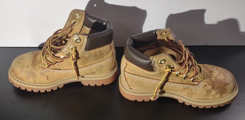 Timberland 6" pulgadas Botas para niños pequeños Trigo Nubuck Talla 10 *Justas* Foto 4 de 4