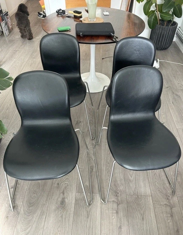 卡佩里尼可堆叠泰特椅子黑色 Jasper Morrison 著 — 第 3/4 张图片