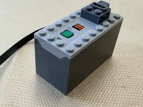 LEGO TECHNIC Power Functions Battery Box 88000 & 8881, Servo Motor 8883 + Wheels