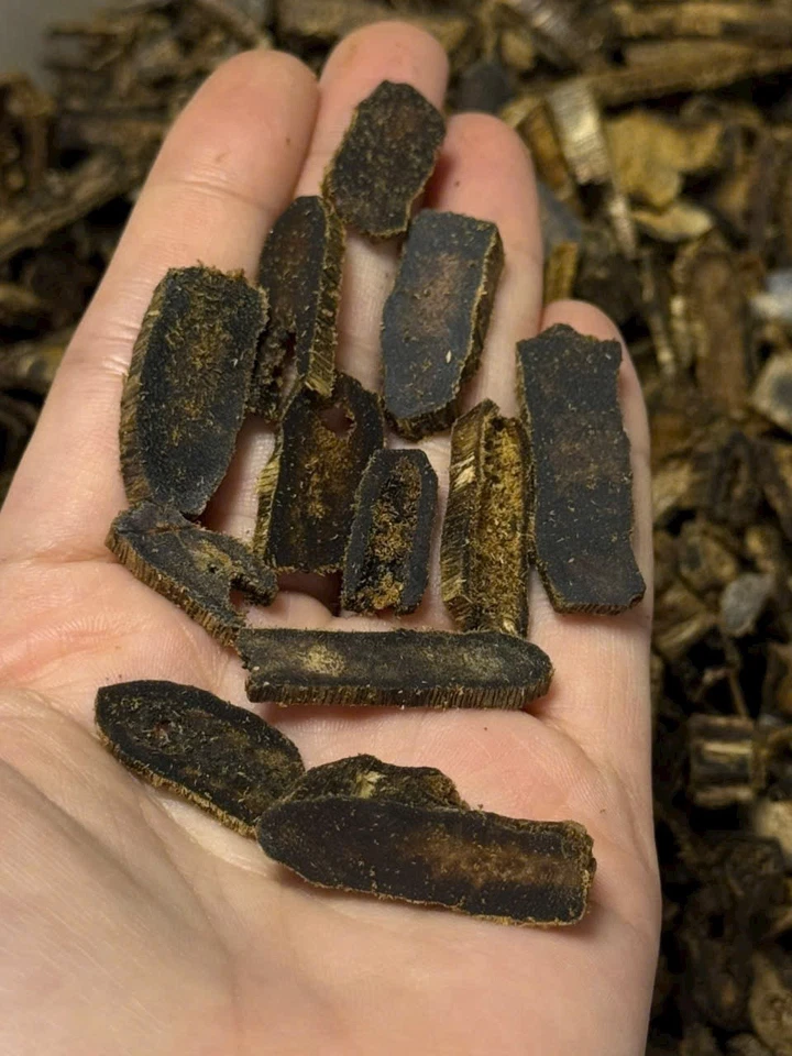 Chips de madera de agar Kynam natural raro 10G - incienso premium para meditación y curación Foto 3 de 3