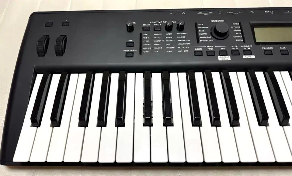 Korg Kross 2 SC Black 61-Key Keyboard Synthesizer Musical Keyboard Working - Image 3 of 4