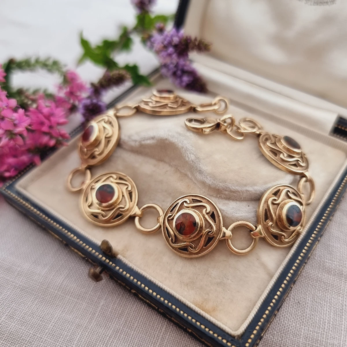 Gold agate best sale bracelet