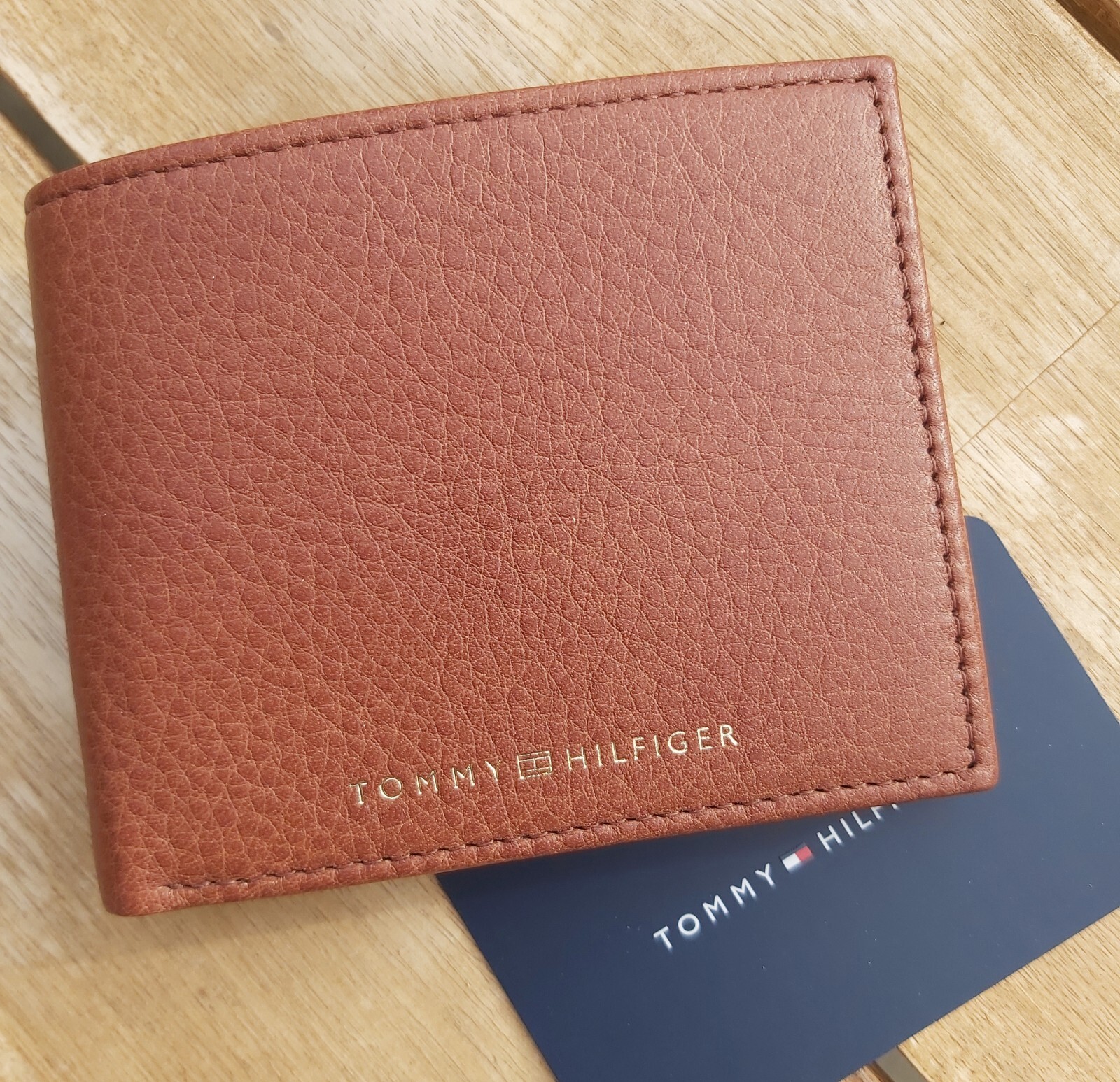 Genuine TOMMY HILFIGER Tan LEATHER Cards & Notes WALLET Gold Logo