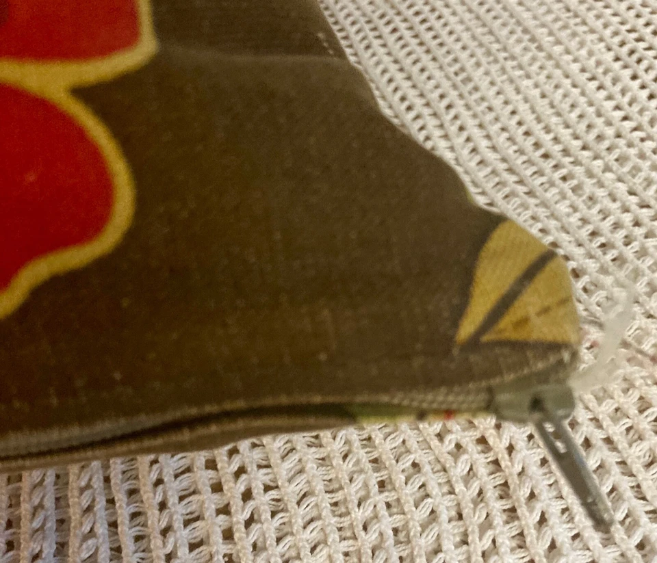 Almohada de Colección Años 90 Estilizada Patrón de Flores Decoración del Hogar NEWPORT-LAYTON Foto 3 de 4