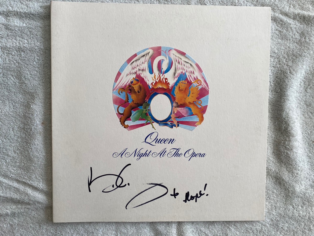 Queen A Night At The Opera サイン入り Queen A Night at the Opera Signed Vinyl Record With Black