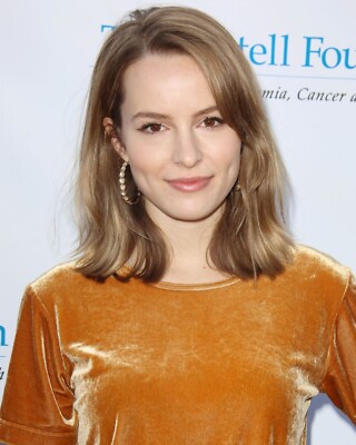 BRIDGIT MENDLER 8x10 PHOTO *